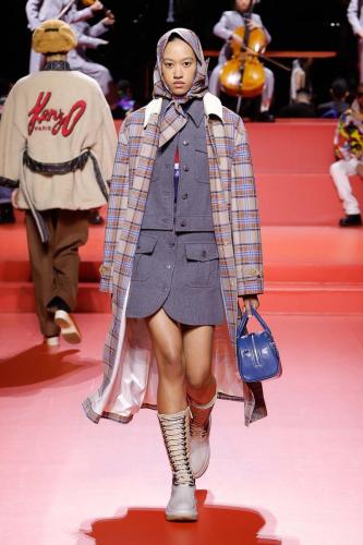 RUNWAY LOOKS FW23 HD 07