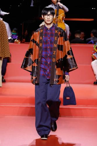 RUNWAY LOOKS FW23 HD 14