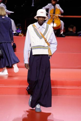 RUNWAY LOOKS FW23 HD 31
