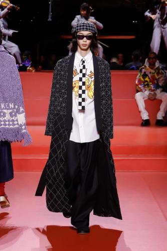 RUNWAY LOOKS FW23 HD 37
