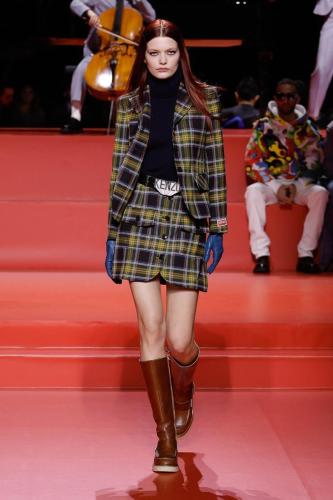 RUNWAY LOOKS FW23 HD 45