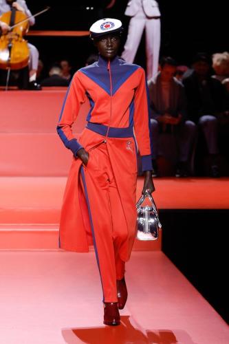RUNWAY LOOKS FW23 HD 50