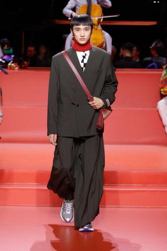 RUNWAY LOOKS FW23 HD 52