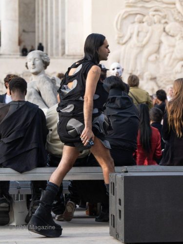 RickOwn-Outside-PFW-251002-114-40
