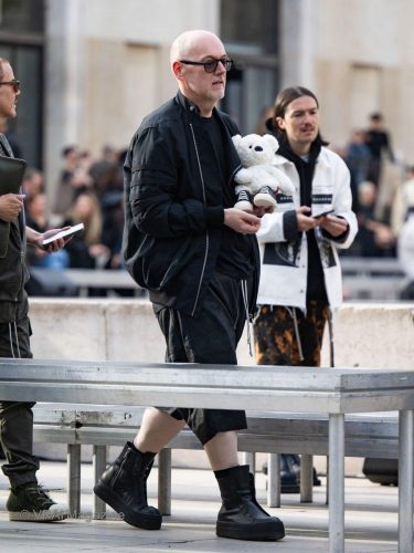 RickOwn-Outside-PFW-251002-33-14