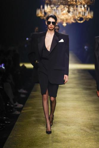 SAINT-LAURENT WINTER23-WOMEN RUNWAY-FRONT 02 HR