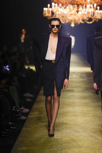 SAINT-LAURENT WINTER23-WOMEN RUNWAY-FRONT 03 HR