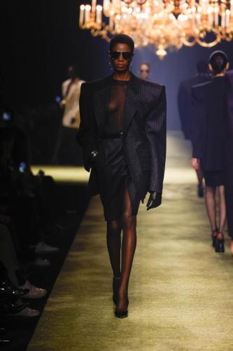 SAINT-LAURENT WINTER23-WOMEN RUNWAY-FRONT 04 HR