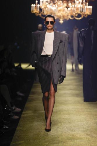 SAINT-LAURENT WINTER23-WOMEN RUNWAY-FRONT 10 HR