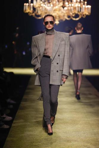 SAINT-LAURENT WINTER23-WOMEN RUNWAY-FRONT 16 HR