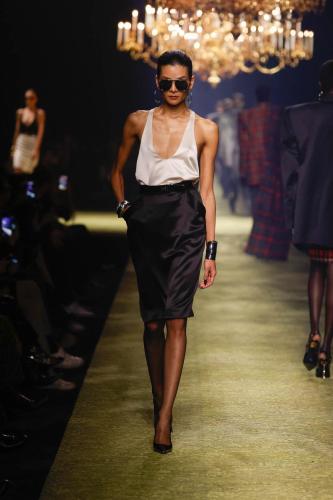 SAINT-LAURENT WINTER23-WOMEN RUNWAY-FRONT 19 HR