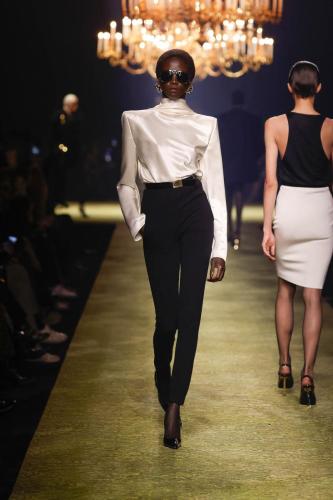 SAINT-LAURENT WINTER23-WOMEN RUNWAY-FRONT 22 HR