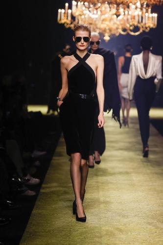 SAINT-LAURENT WINTER23-WOMEN RUNWAY-FRONT 23 HR