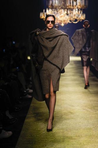 SAINT-LAURENT WINTER23-WOMEN RUNWAY-FRONT 31 HR