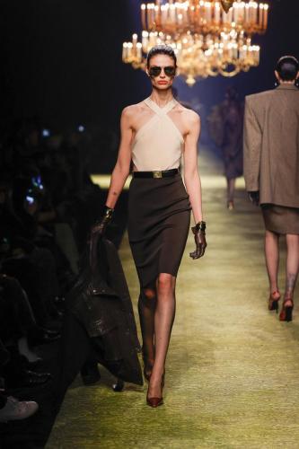 SAINT-LAURENT WINTER23-WOMEN RUNWAY-FRONT 33 HR