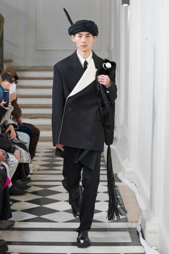 Sean-Suen fw23 runway press look01