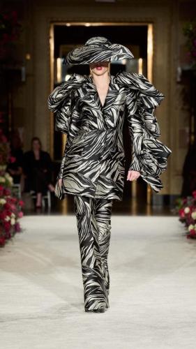 Siriano-F23-059