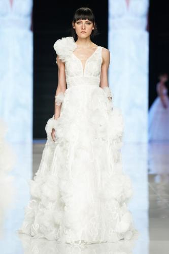 Spain-Fashion-Higar-Novias-Lexus-Chie-Mihara-Alma-Couture Si-Sposaitalia-Collezioni-2025-8