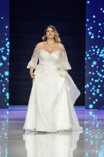 Sposa-Curvy-@Si-Sposaitalia-Collezioni-2024-14