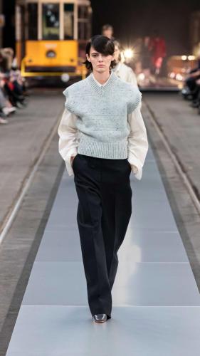 TODS MFW FW 24-25 WOMENS LOOK 9 A