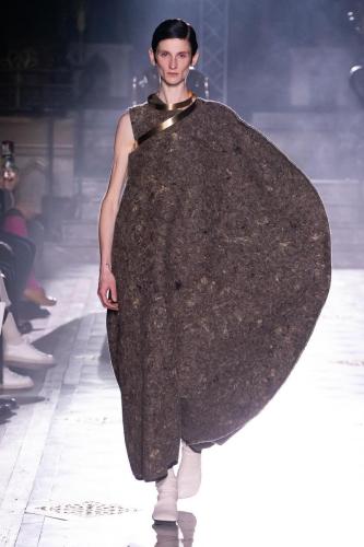 Uma-Wang-RTW-FW23-Look-05