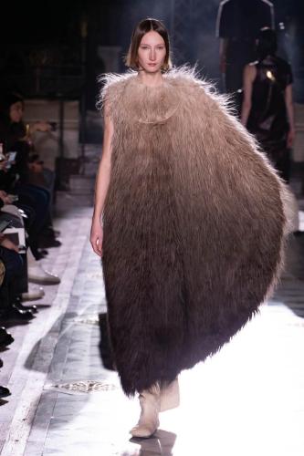 Uma-Wang-RTW-FW23-Look-16