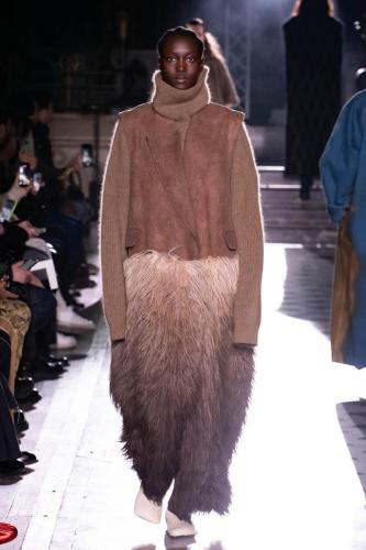 Uma-Wang-RTW-FW23-Look-18