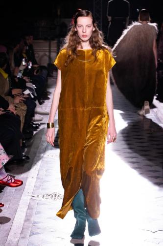 Uma-Wang-RTW-FW23-Look-25