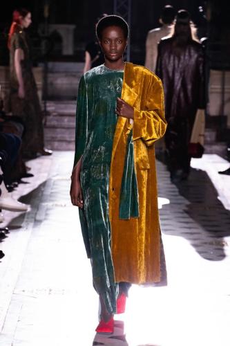 Uma-Wang-RTW-FW23-Look-30