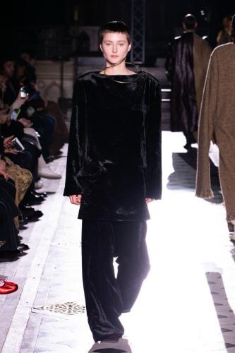 Uma-Wang-RTW-FW23-Look-32
