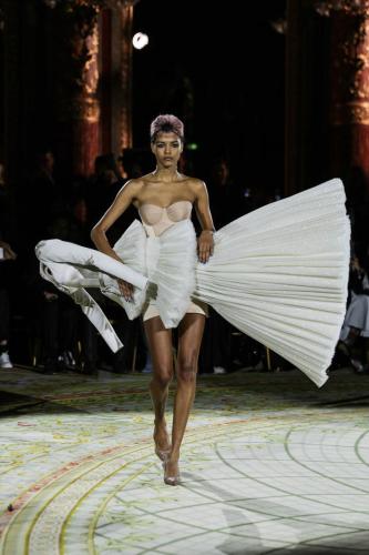 VIKTOR ROLF HC SS23 6926
