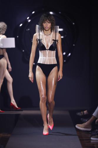 VR HC FW23 5875