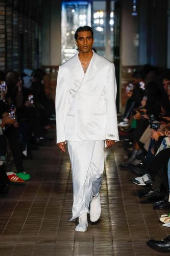 look0001